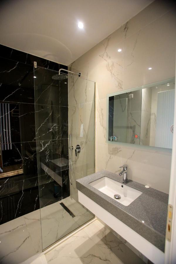 Royal G Club Hotel